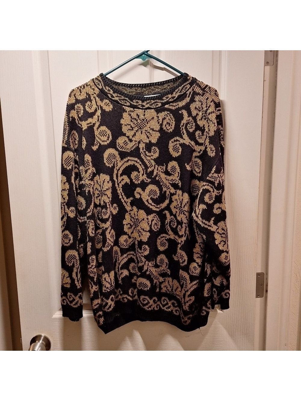 Alfred Dunner Black Gold Floral Pattern Sweater 1X